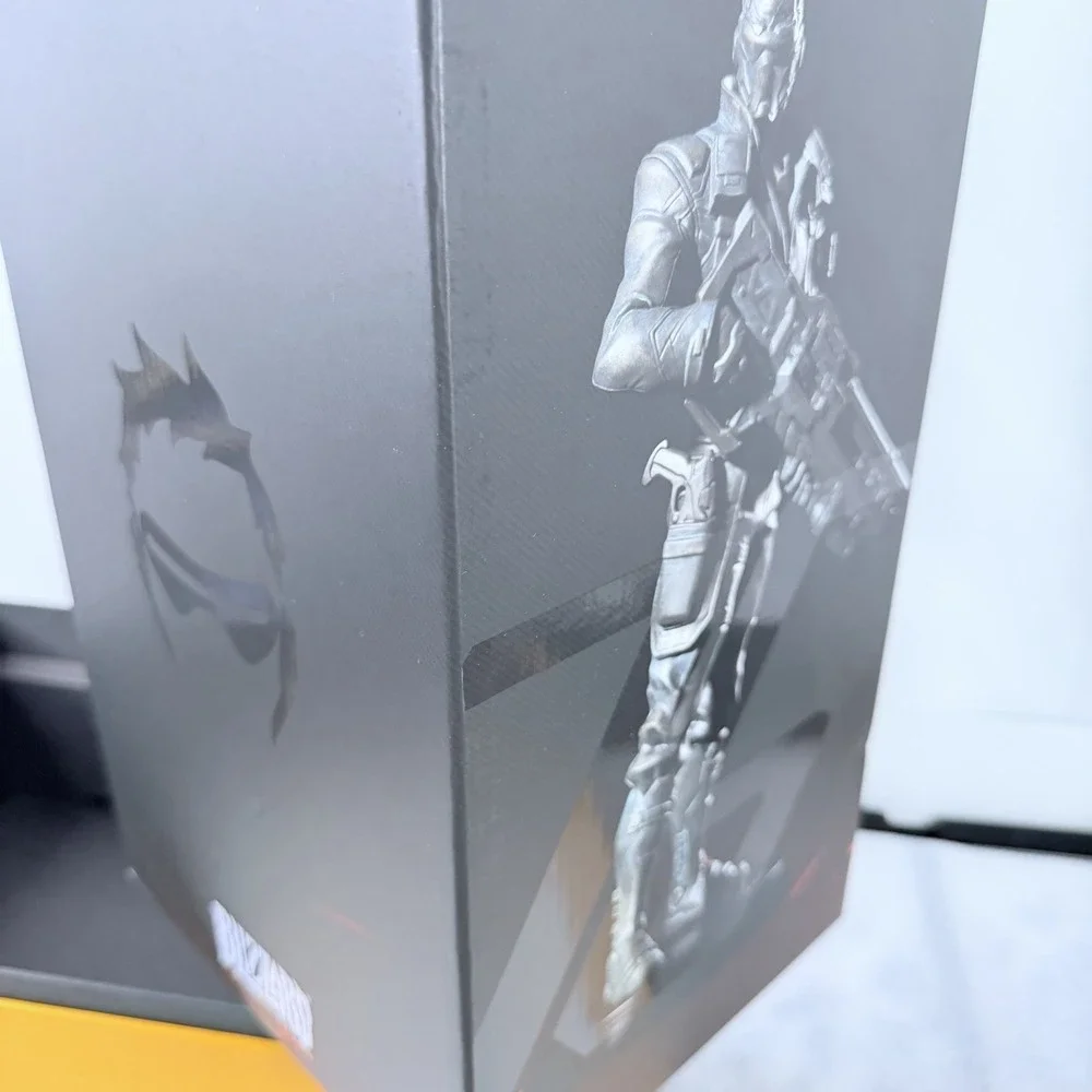 Overwatch Collector's Edition PC Soldier 76 Statue Postcards Book CD Blizzard